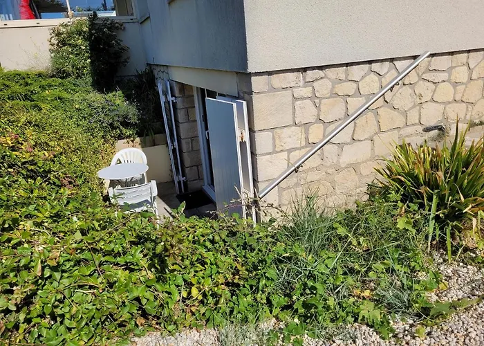 A 50 M De La ! Lägenhet *