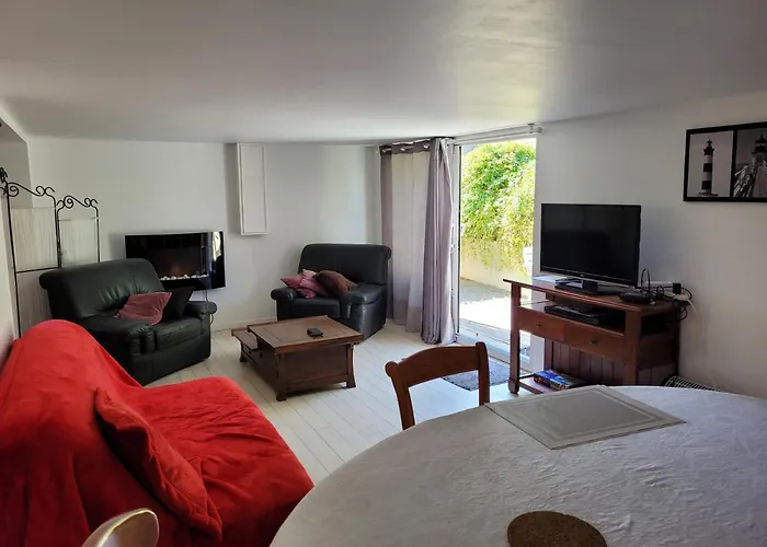 A 50 M De La ! * Hermanville-sur-Mer